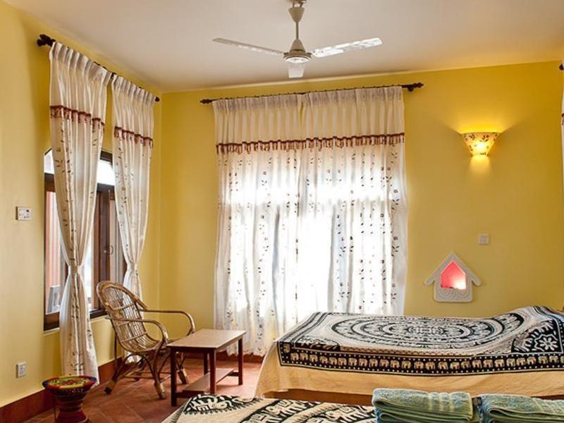 Hotel Sapana Village alojamiento Chitwan Exterior foto