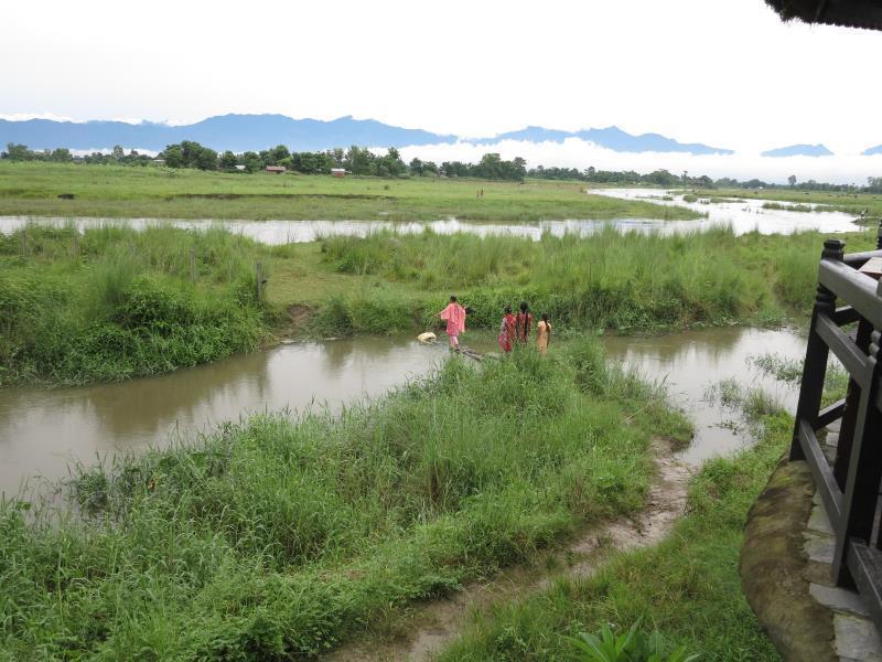 Hotel Sapana Village alojamiento Chitwan Exterior foto